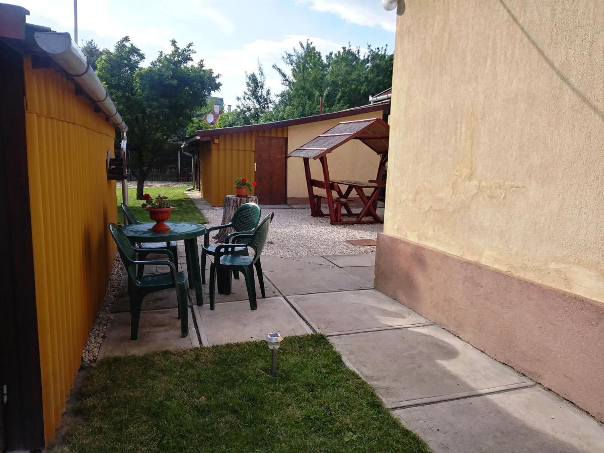 Szivárvány Apartman - Housity