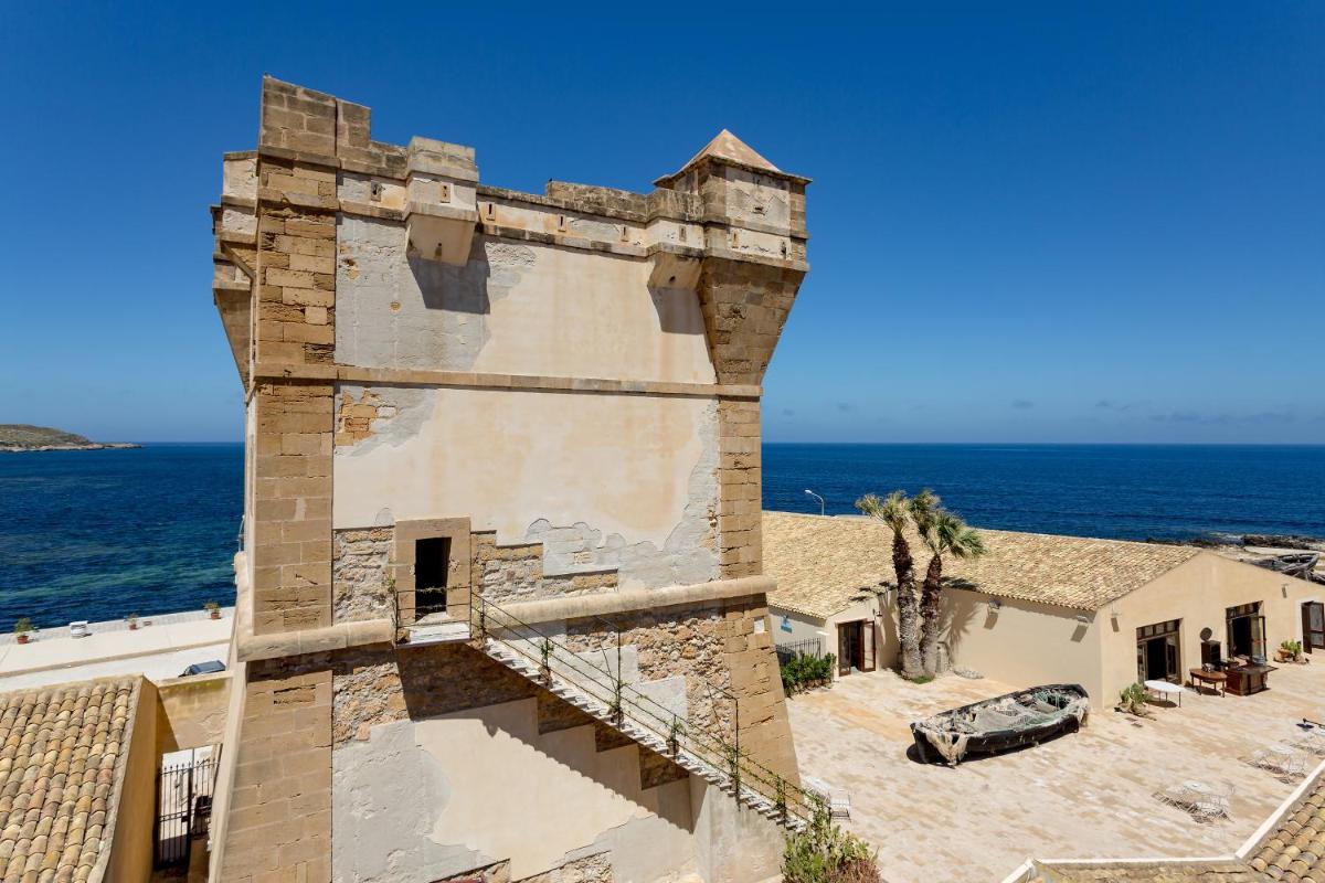 Phi Hotel La Tonnara di Bonagia - Housity