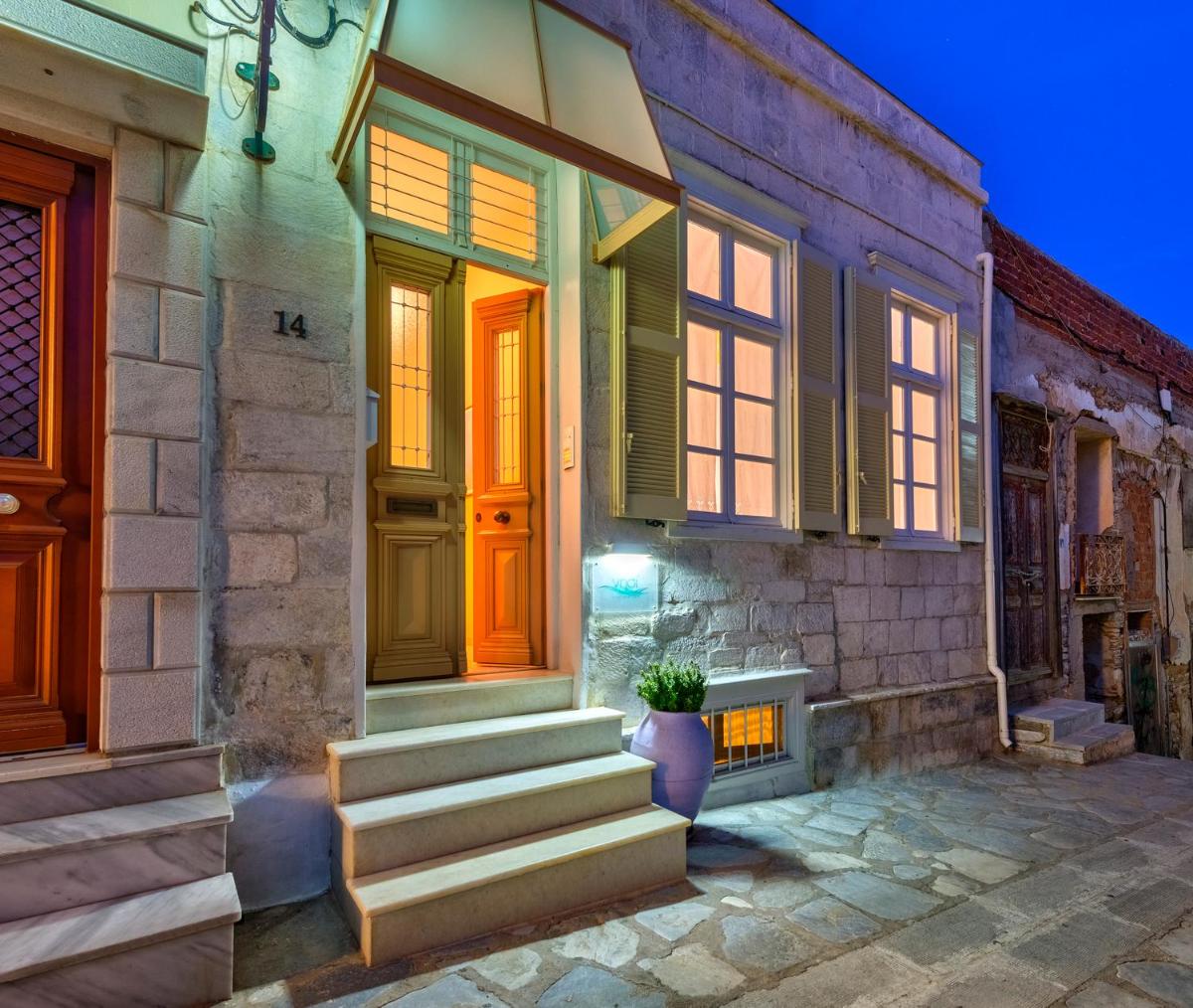 Island of Luxury Apartments - Housity