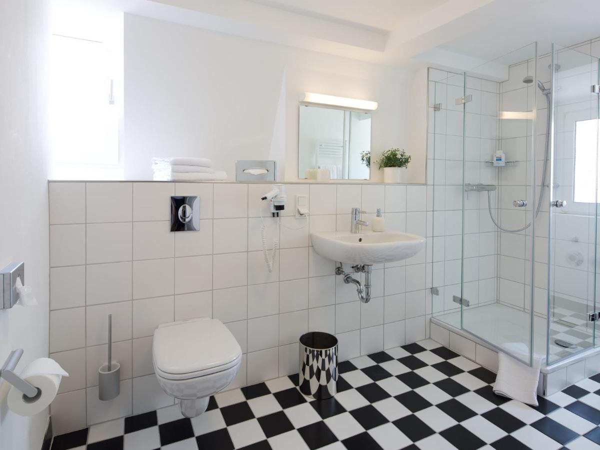 Hotel Karolinger Hof - Housity
