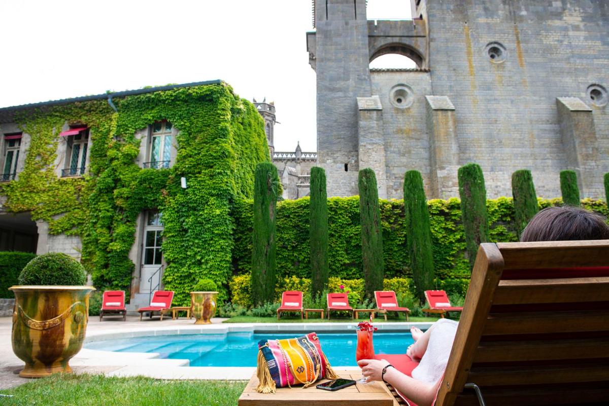 Piscine de l'établissement Hotel de la Cité Carcassonne - MGallery Collection ou située à proximité