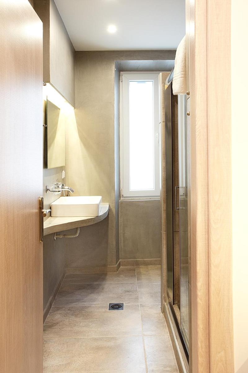 Liston Inn Suites(Plaza) - Heart of Corfu Old Town - Housity