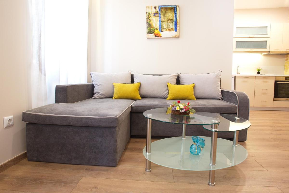 Liston Inn Suites(Plaza) - Heart of Corfu Old Town - Housity