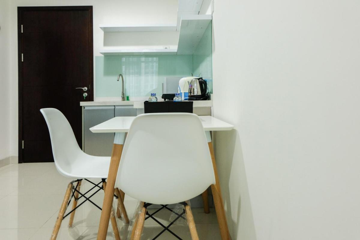 Simply and Relax 1BR at Brooklyn Alam Sutera Apartment By Travelio - Housity