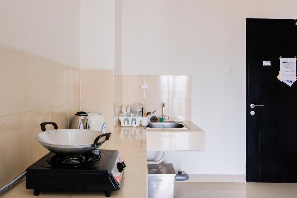 Simply Furnished 1BR at Paramount Skyline Apartment By Travelio - Housity