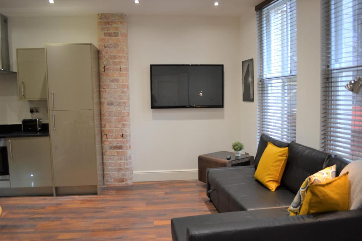 OnPoint Apartments - 2 Bed Apartment City Centre - Ideal Location! - Housity
