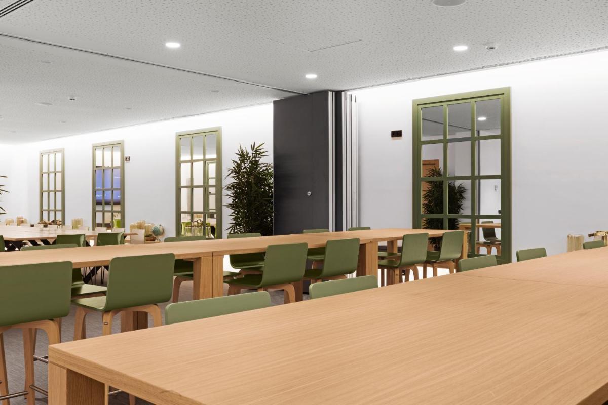 Un restaurante o sitio para comer en Protur Naisa Palma Hotel