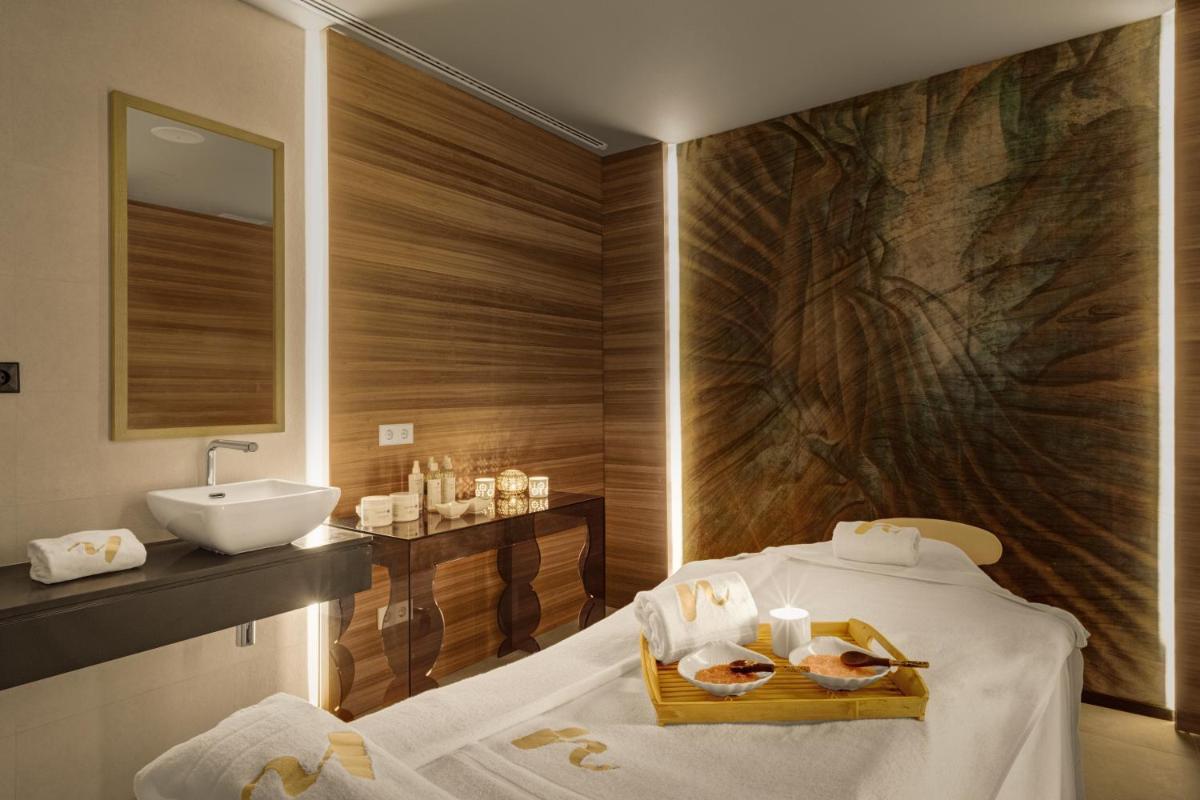 Cama o camas de una habitación en Protur Naisa Palma Hotel
