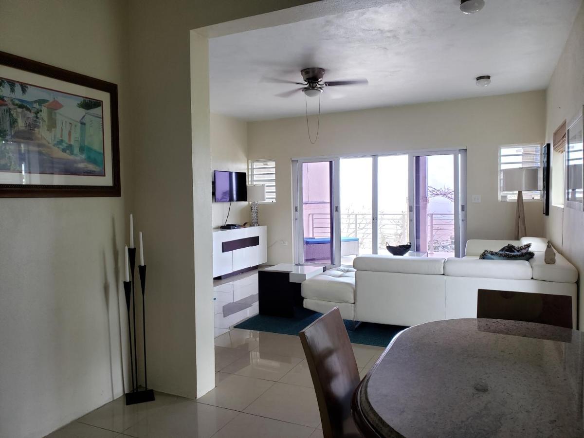 Villa Indigo Sunny 1BR Apartment in Private Gated Estate - Housity
