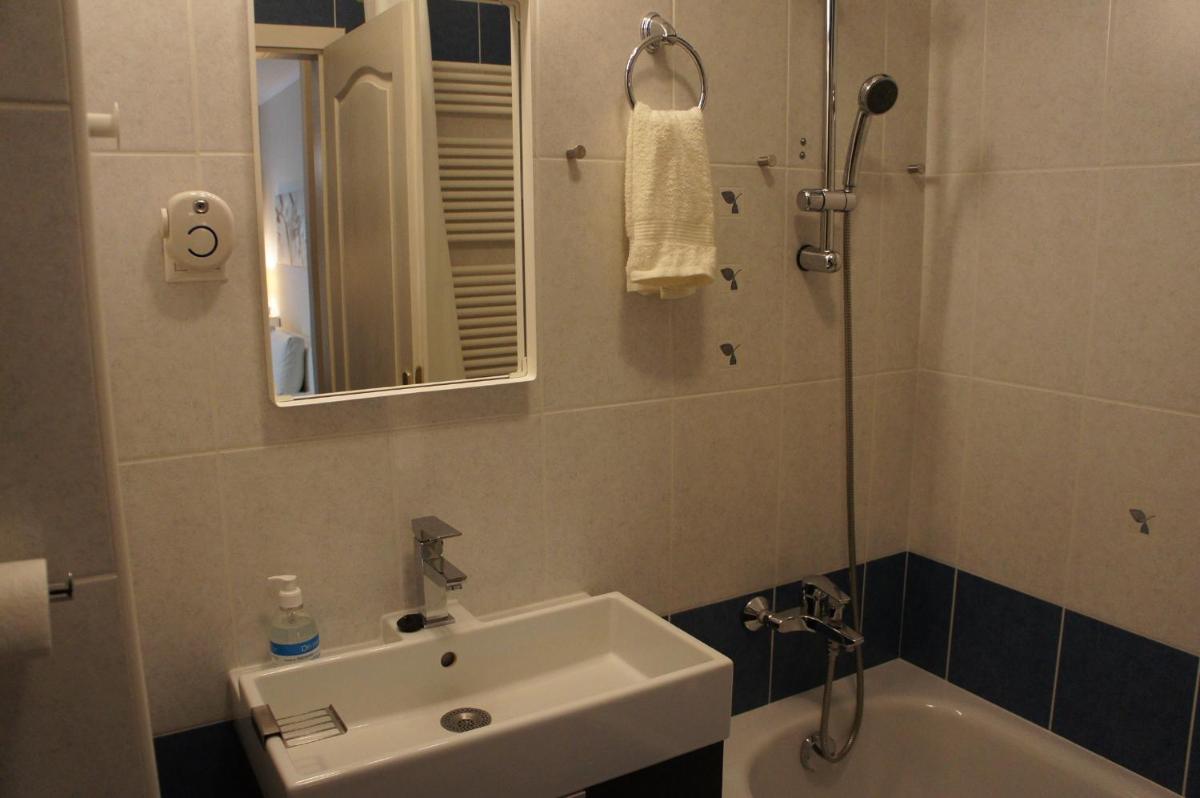 Viktória Apartmanok - Housity