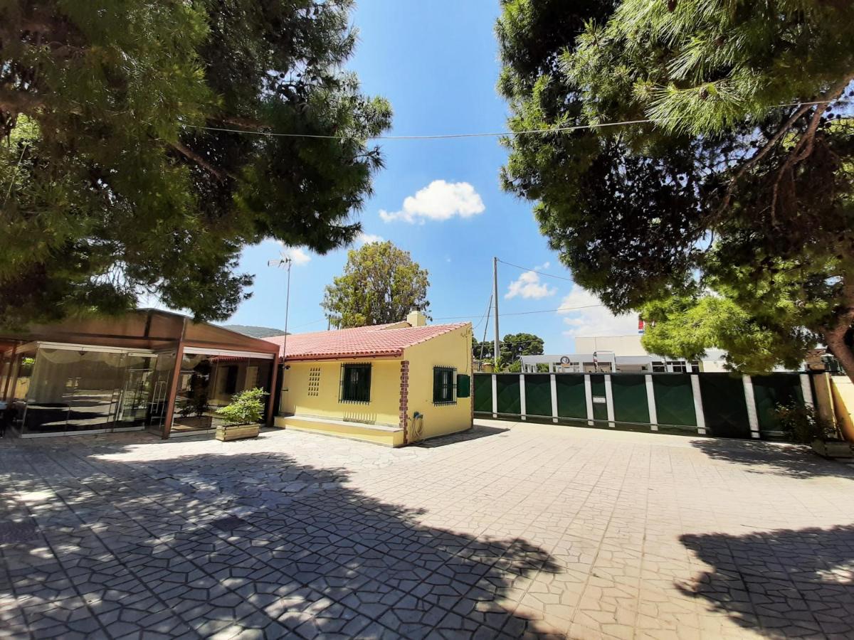 Silis Houses on the beach - Housity