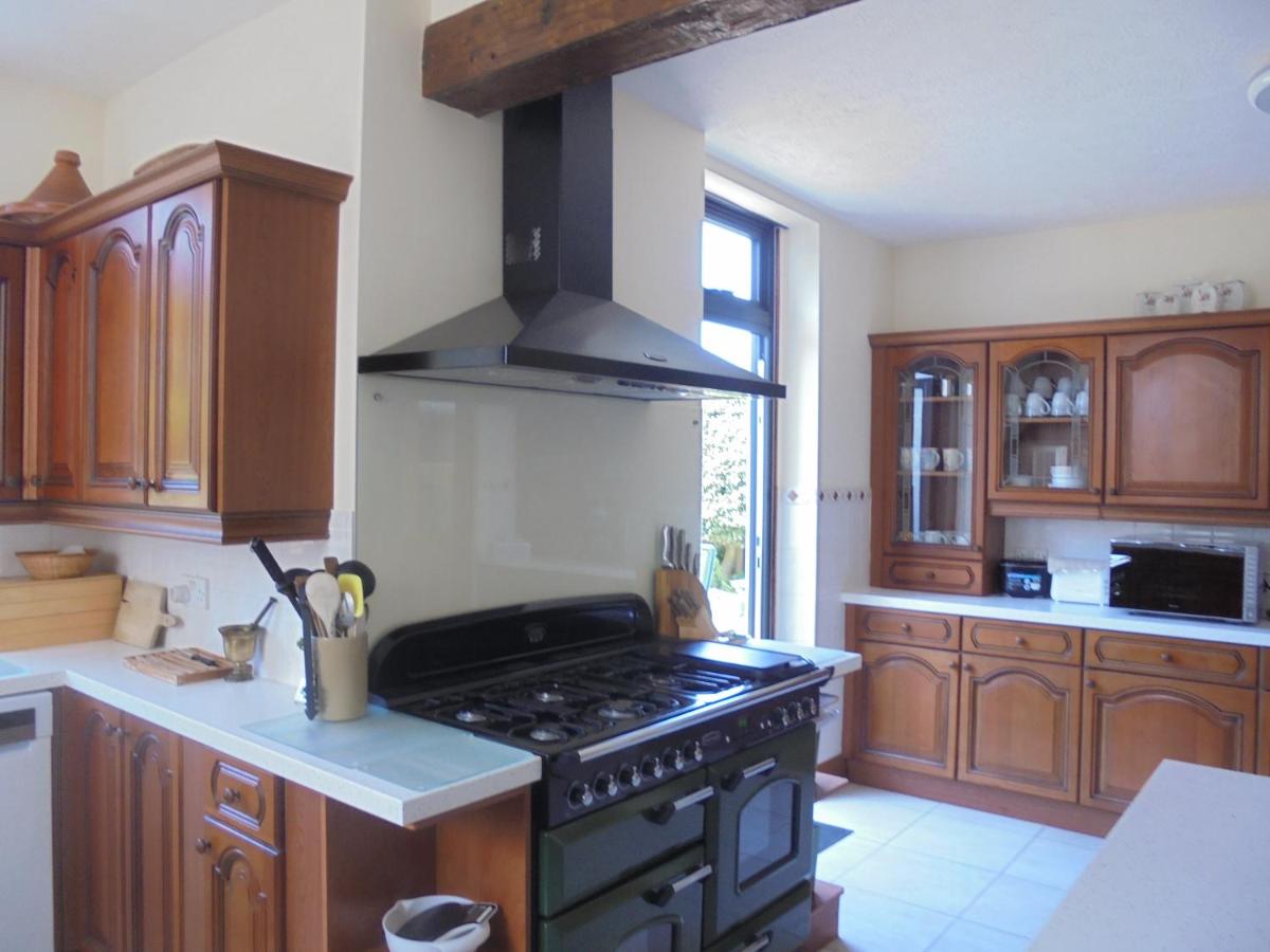 Kelvin Side - Housity