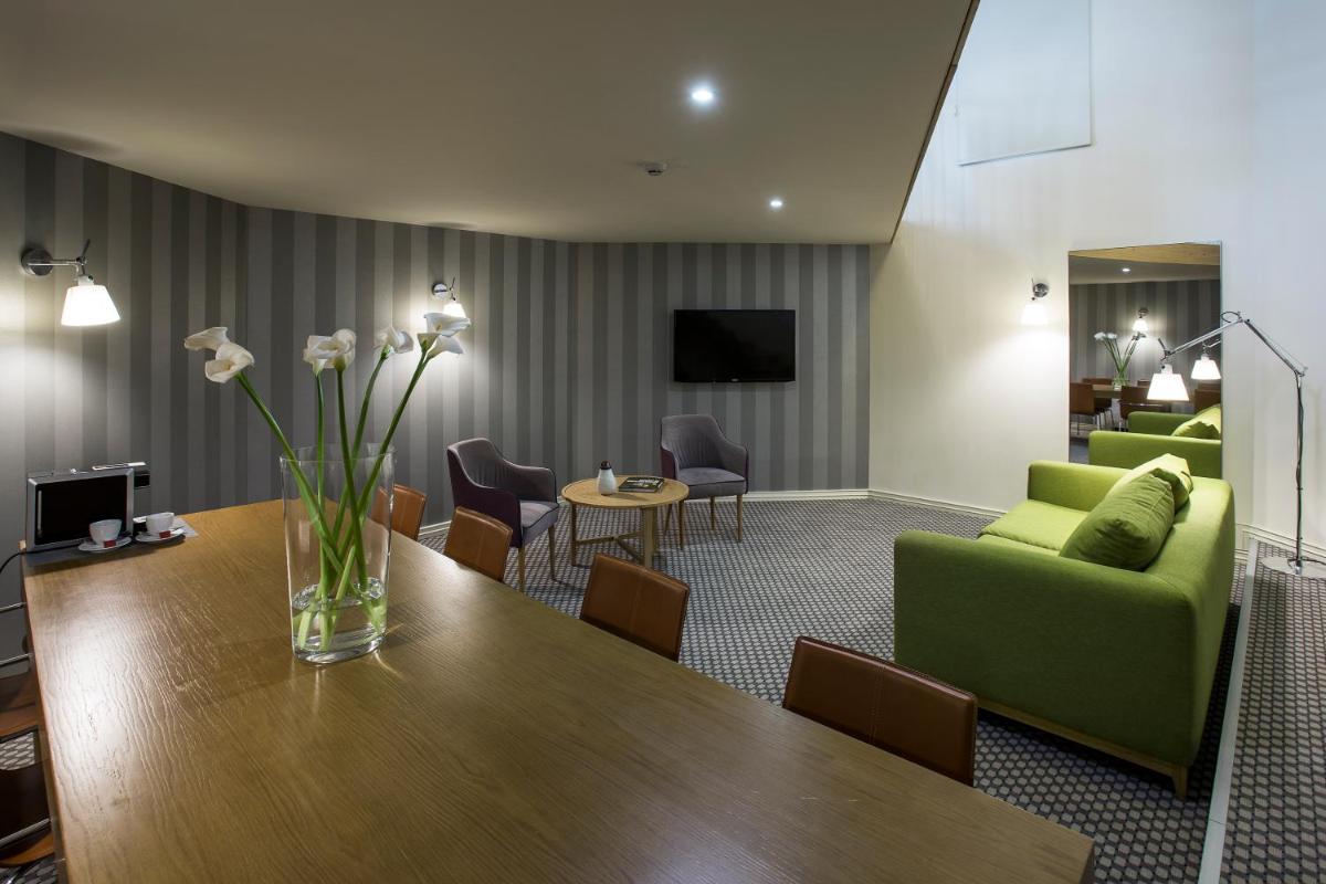 Jump INN Hotel Belgrade - Housity