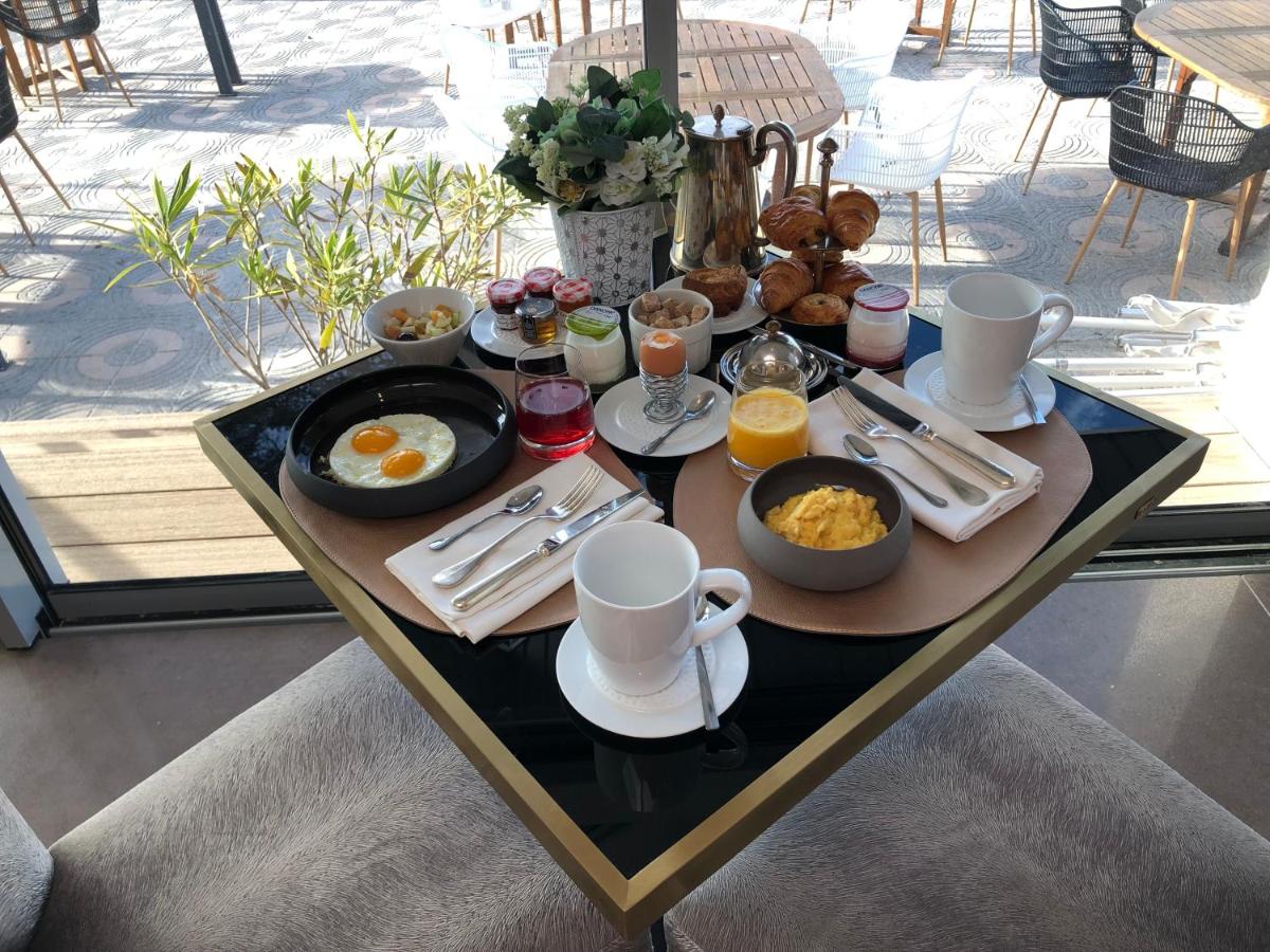 Nourriture dans l'hôtel ou à proximité