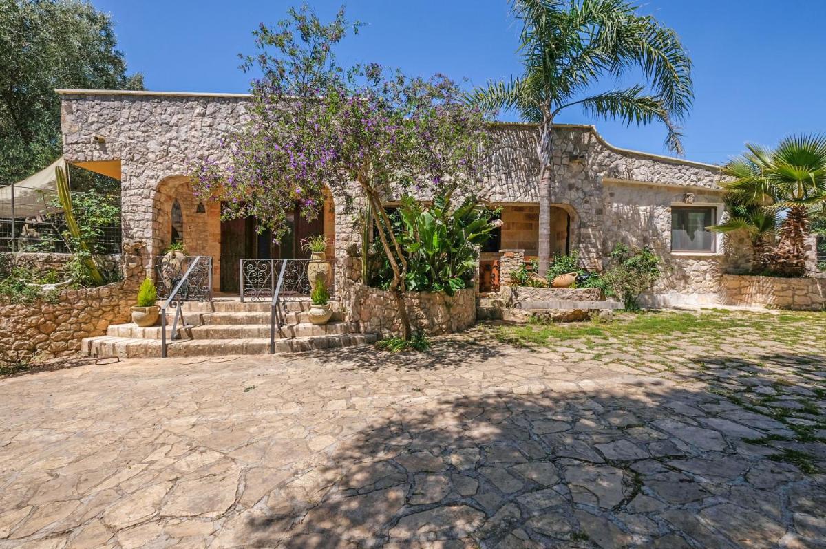 Villa Atjas Tricase Porto by HDSalento - Housity