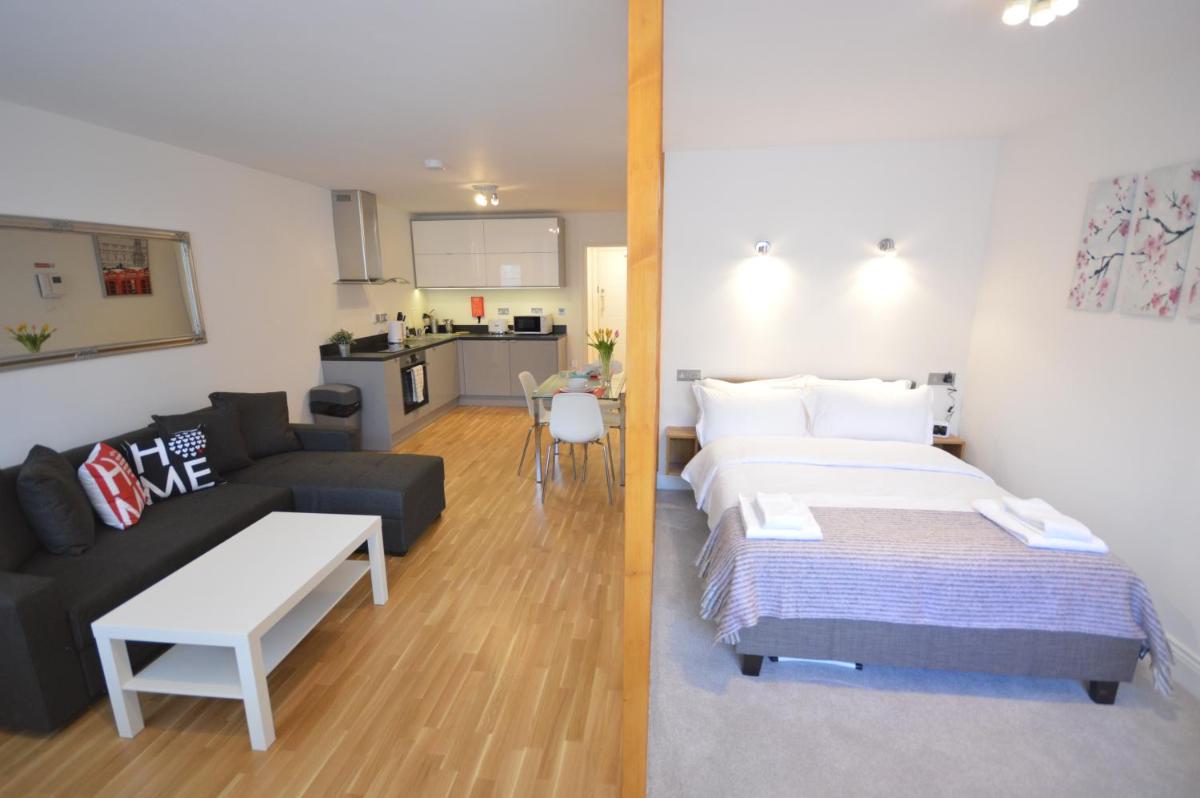 3A Soho Studios 3rd floor by Indigo Flats - Housity