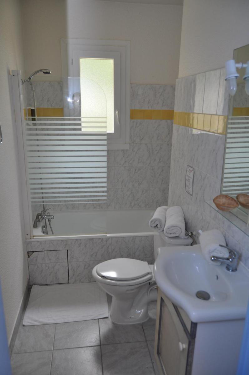 Les Mimosas - Housity