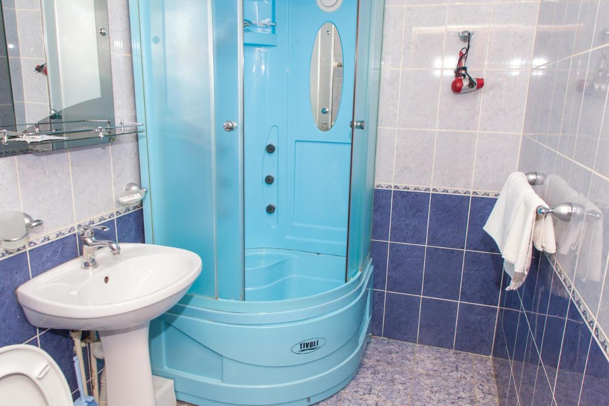 Gostinichno-Restoranny Compleks Chetyre Sezona - Housity