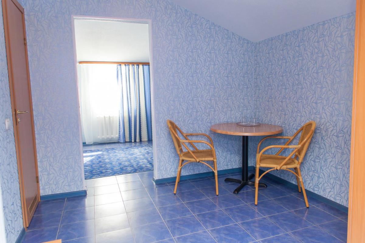 Gostinichno-Restoranny Compleks Chetyre Sezona - Housity