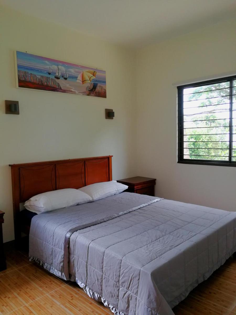 Oceanside 2 bedroom house, 100Mbps WiFi - Housity