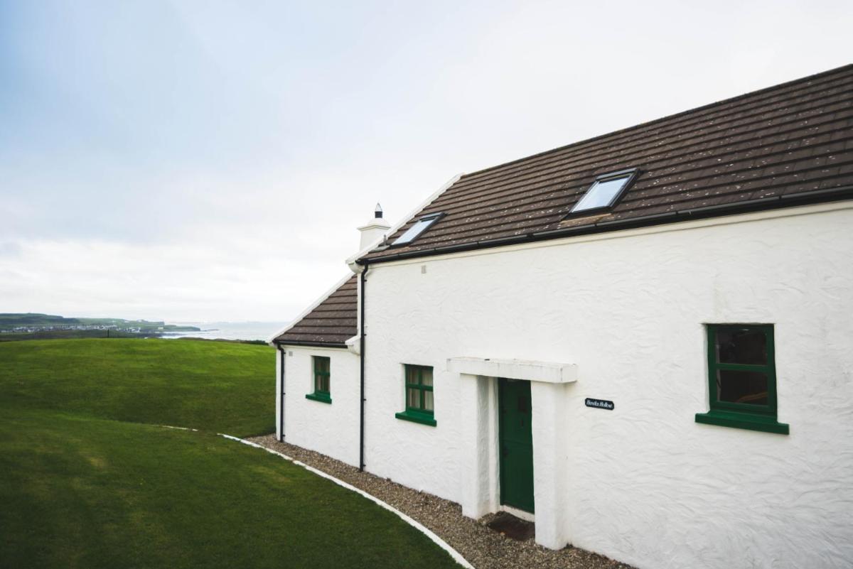 Ballylinny Holiday Cottages - Housity