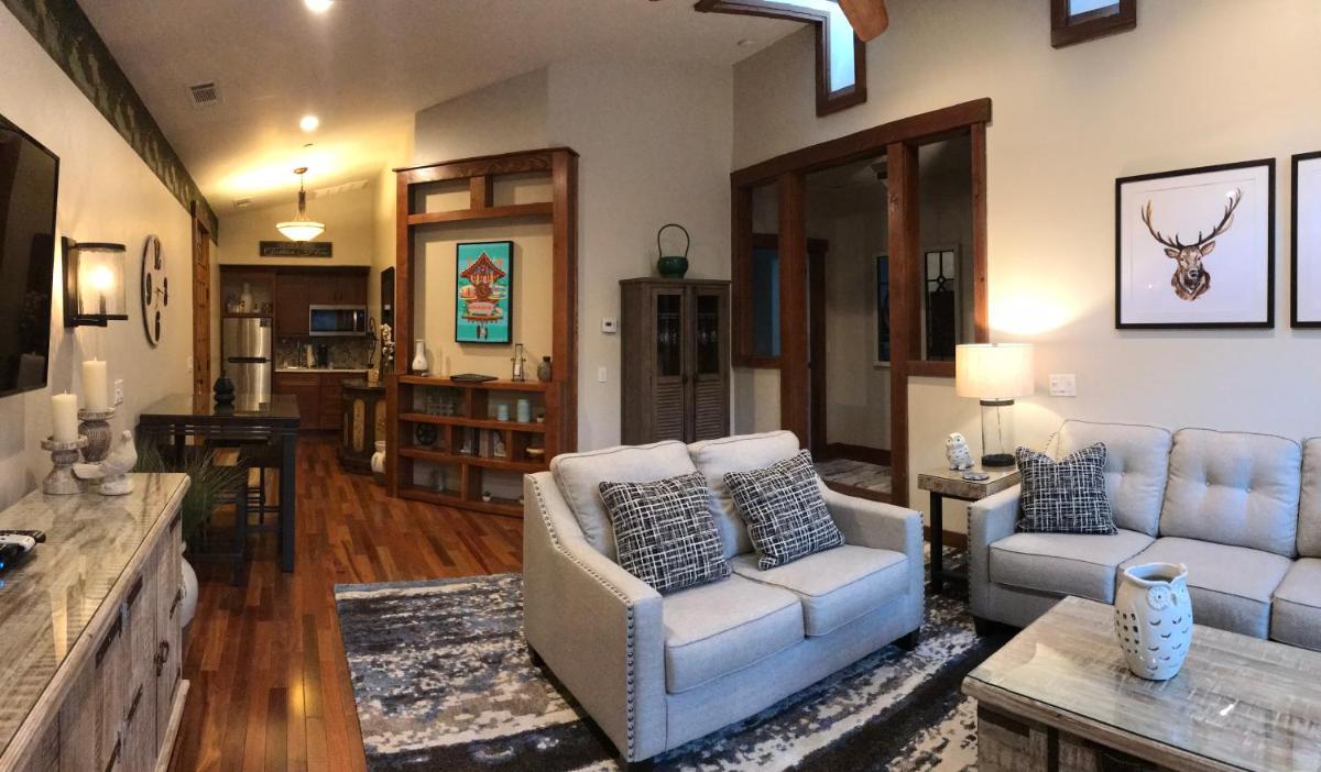 The Grand Idyllwild Lodge - Housity