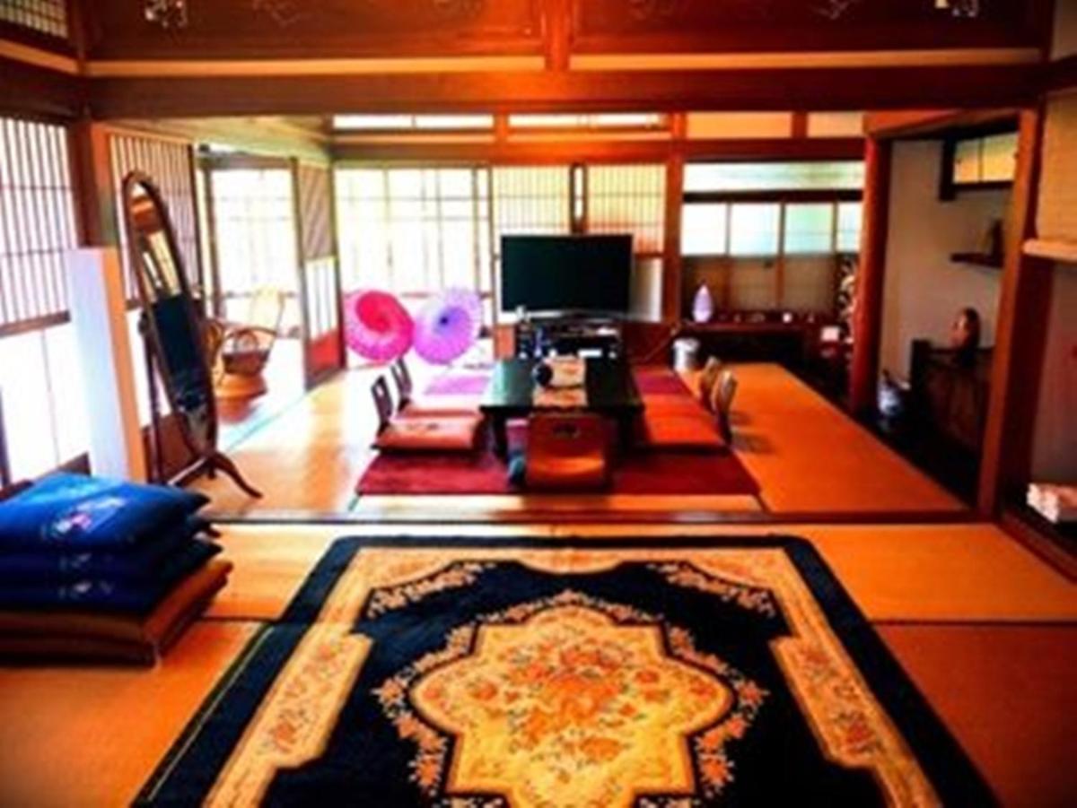 囲炉裏が楽しめる貸切古民家里や - Housity