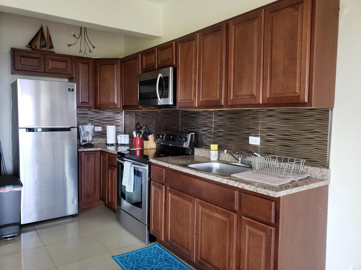 Villa Indigo Sunny 1BR Apartment in Private Gated Estate - Housity