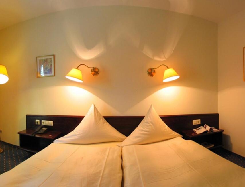 Hotel Waldhaus - Housity