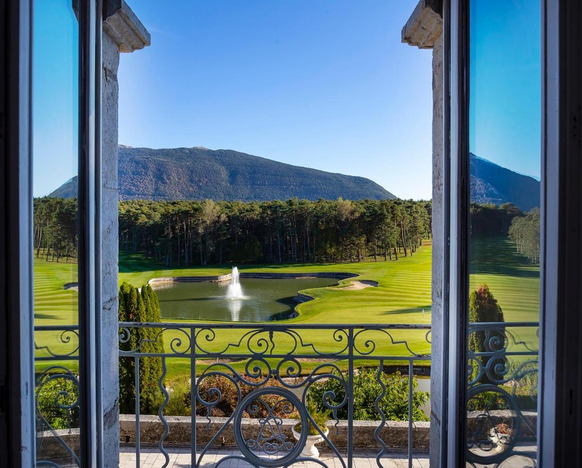 Vue générale sur la montagne ou vue sur la montagne depuis l'hôtel