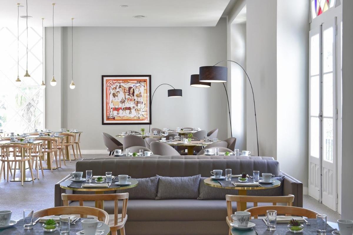 Uma área de estar em Central Monchique Hotel - Villa Termal Spa Resort - by Unlock Hotels