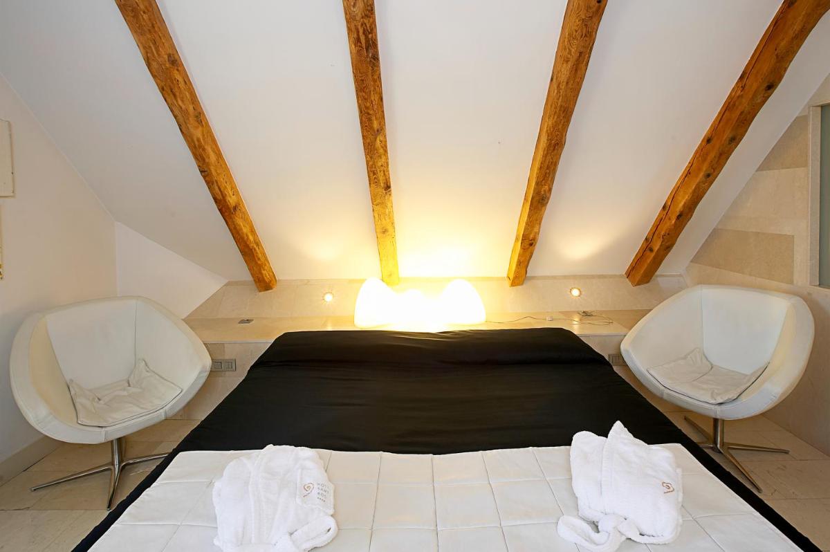 Hotel Sant Roc - Housity