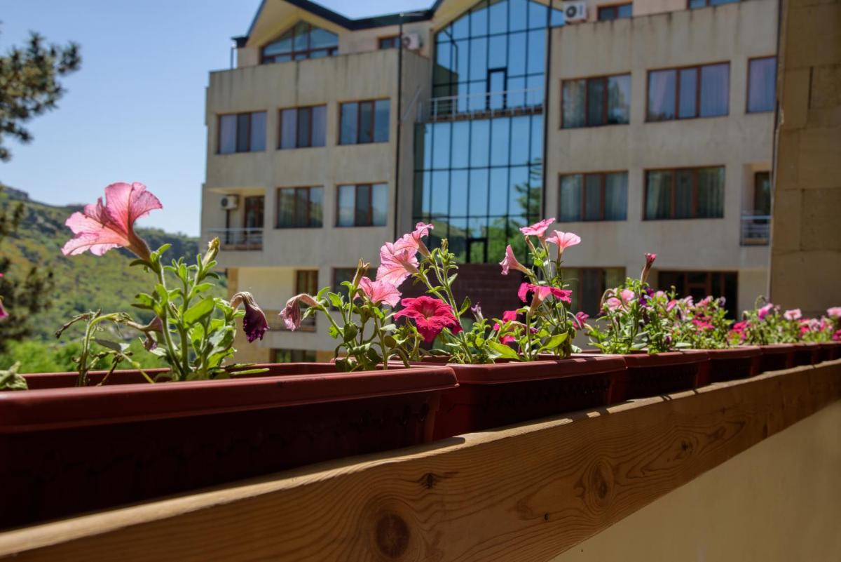 Arzni Health Resort - Housity