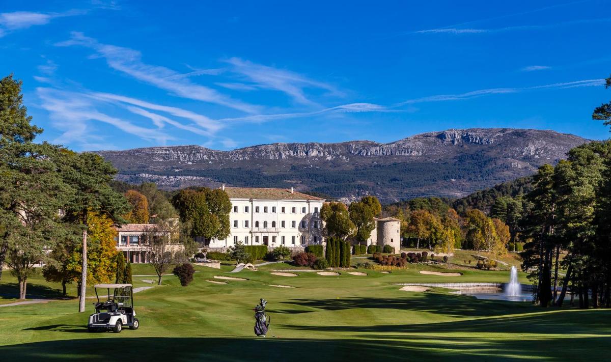 Vue générale sur la montagne ou vue sur la montagne depuis l'hôtel
