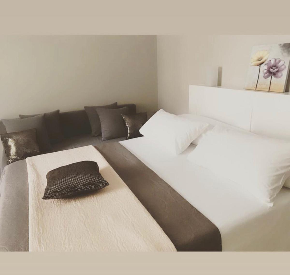 Junior Suite - Housity