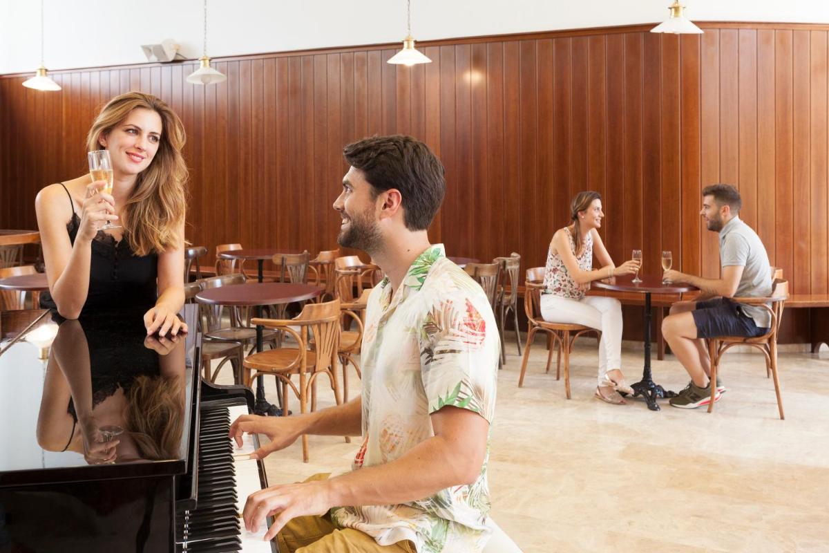 Clientes alojados en Hotel & SPA Dynastic