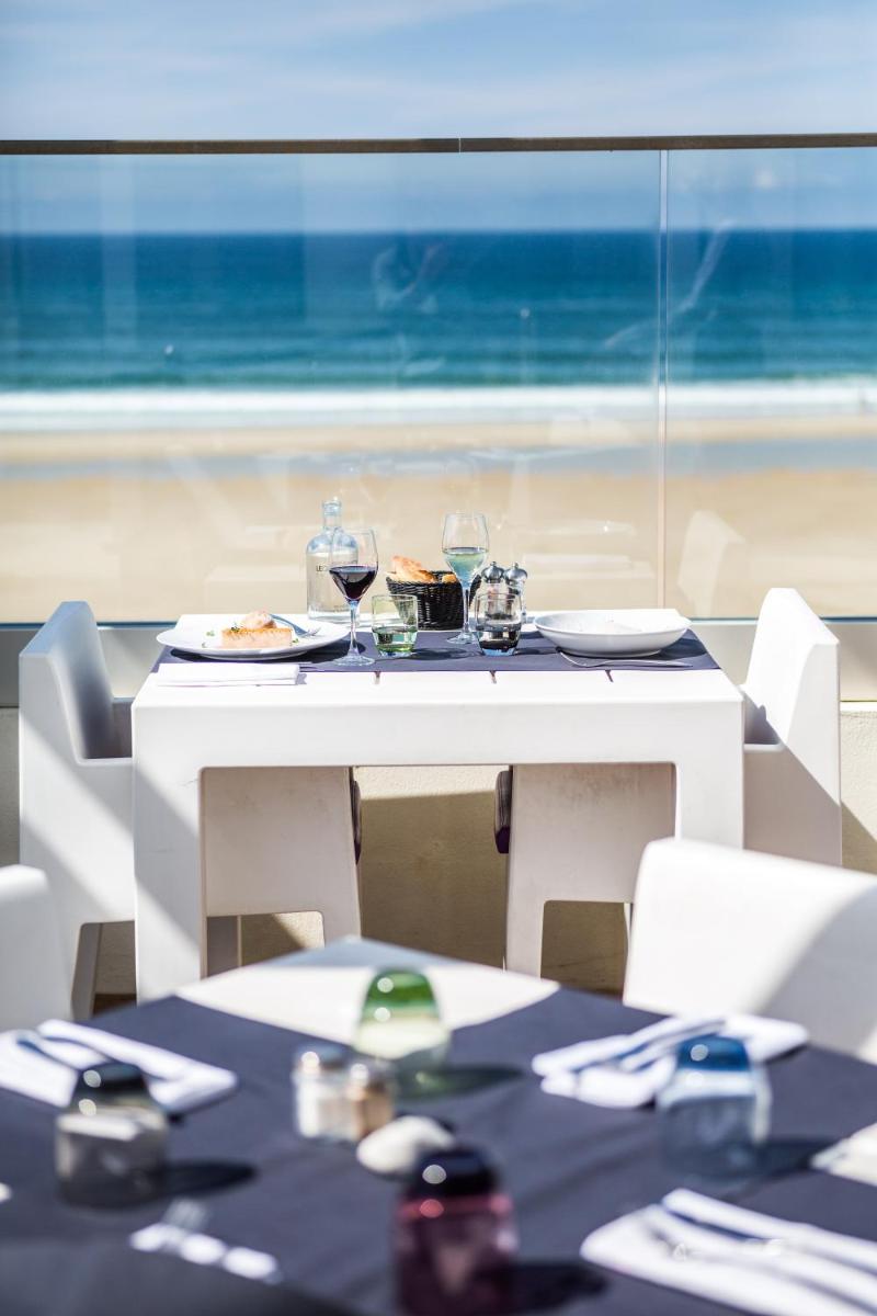 Vue générale sur la mer ou vue sur la mer prise depuis l'hôtel