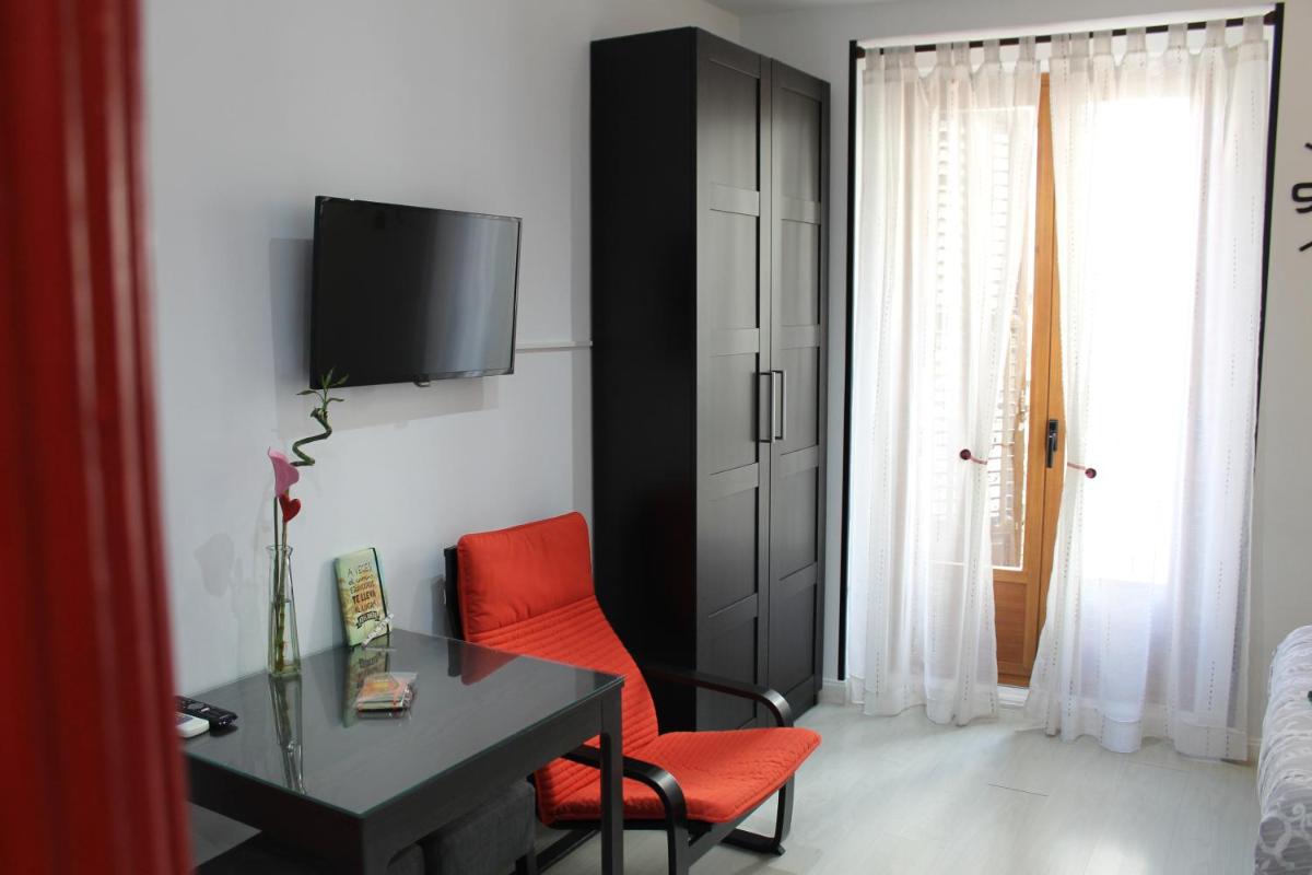 Balcony Apartment Malasaña - Housity