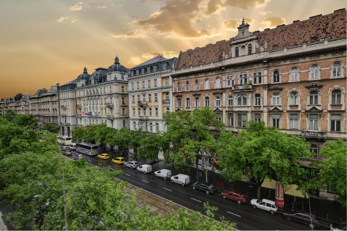 Heart of Downtown Apartment - Housity