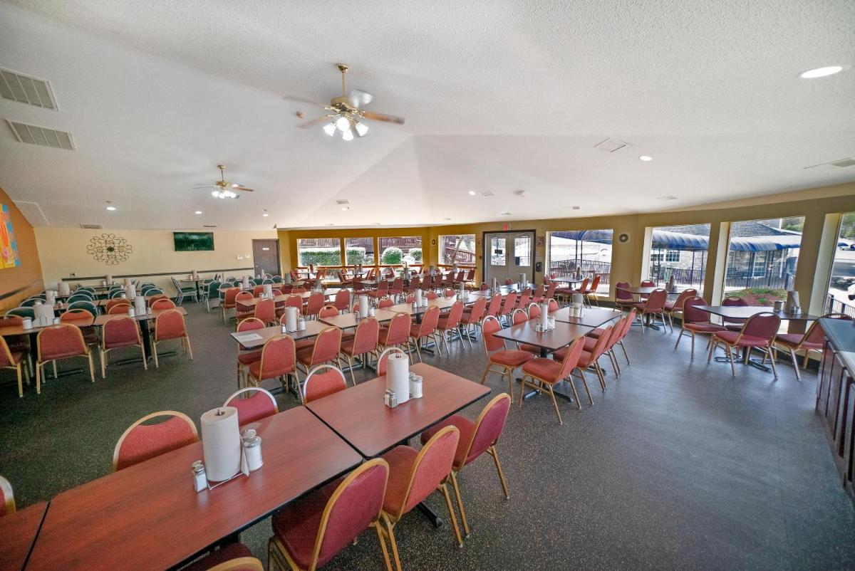 The Stone Castle Hotel & Conference Center - Housity