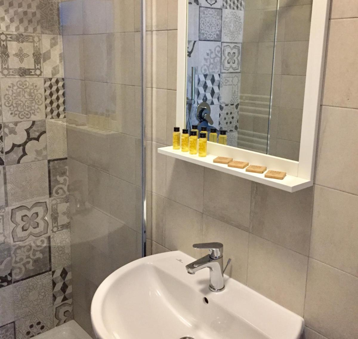 Perfect Station - Housity