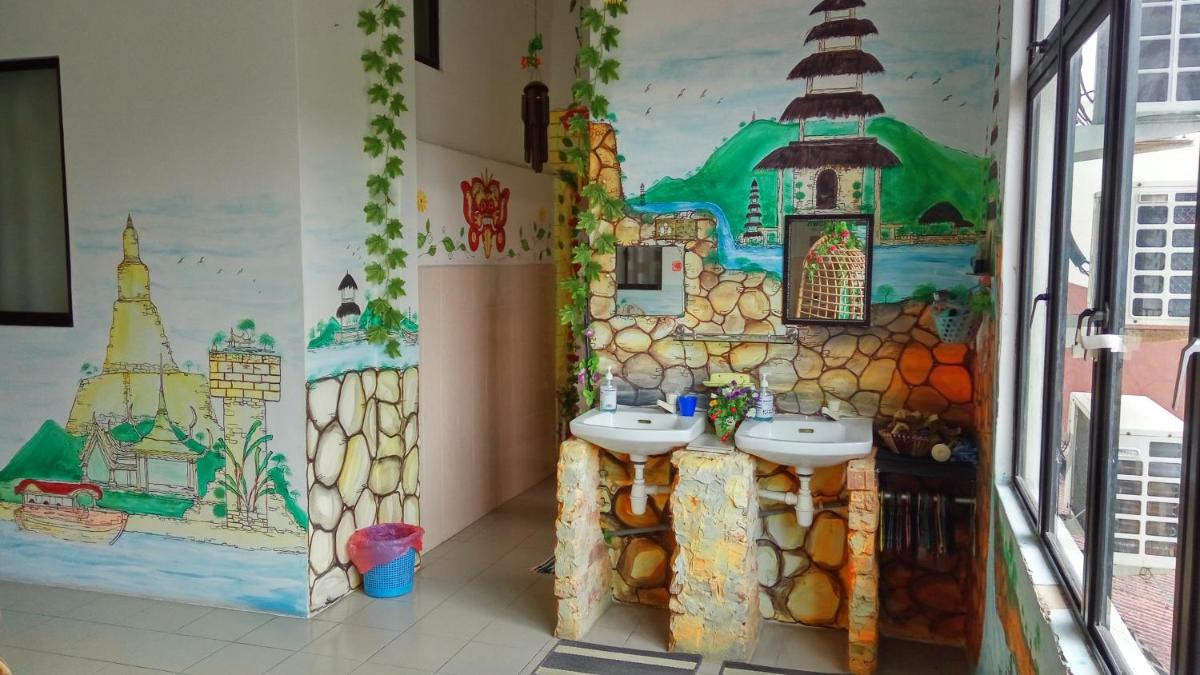 Old Town Guest House - Housity