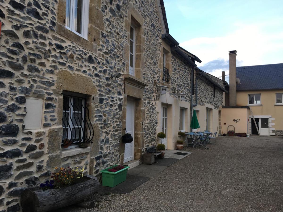 Suitetrails - AUX PORTES D'AUBRAC studio 2 personnes