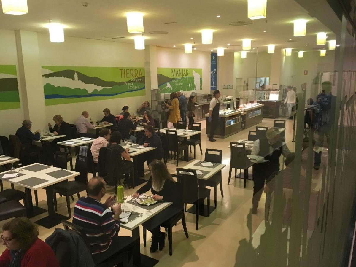 Un restaurante o sitio para comer en Hotel Balneario de Lanjarón