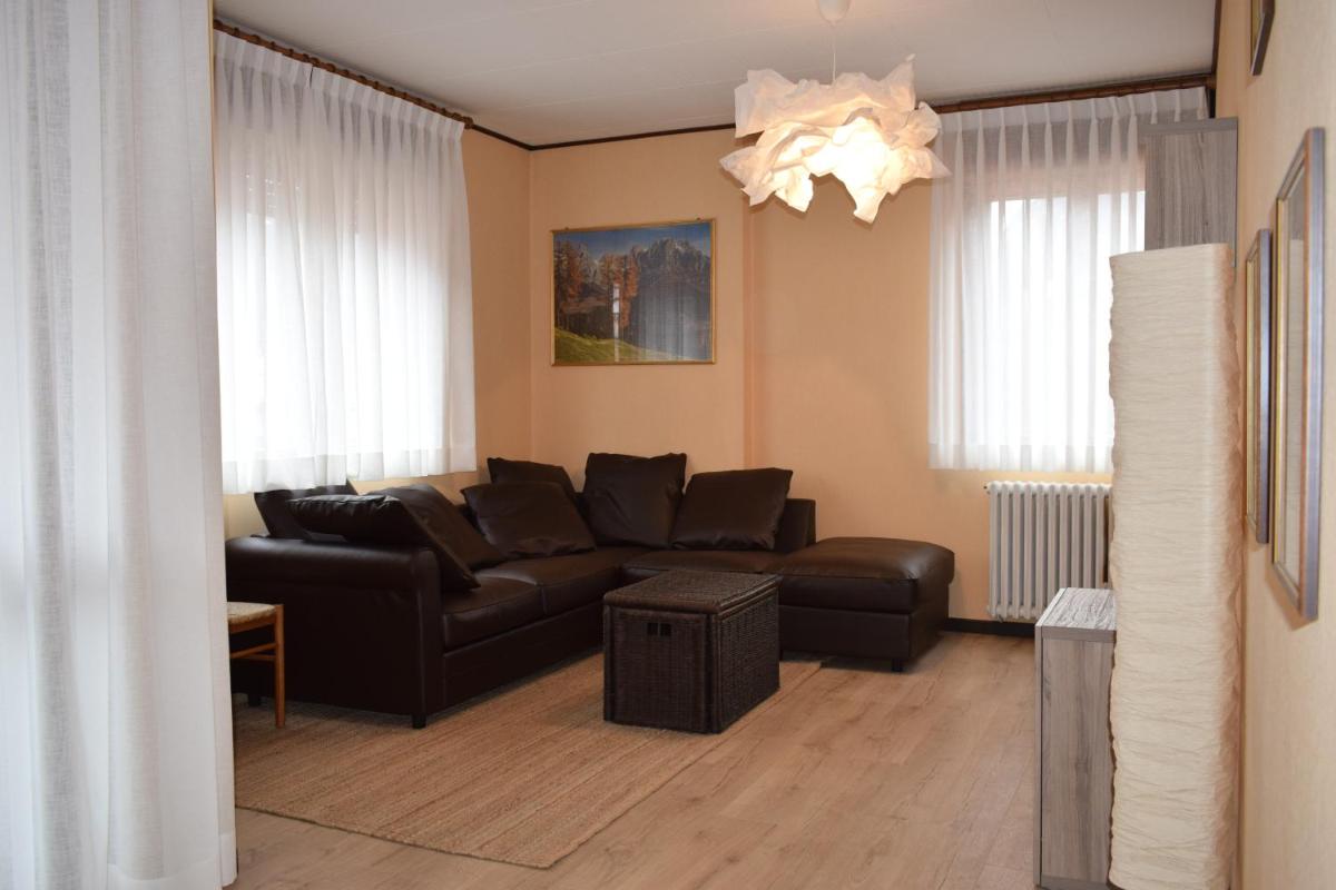 Lozzo di Cadore - Dolomiti - Piazza IV novembre - Housity