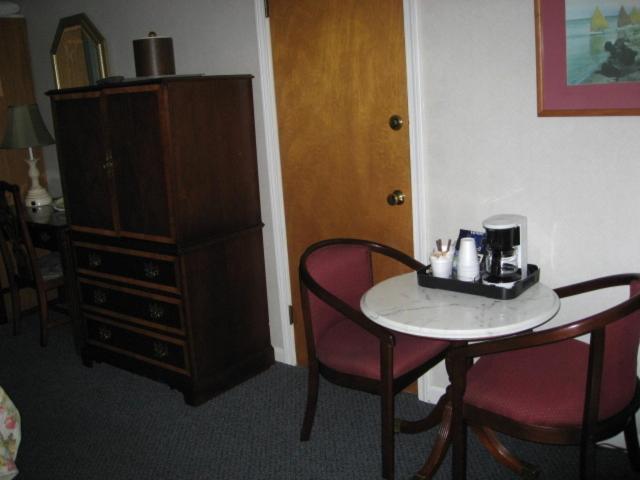 Sea Whale Motel - Housity