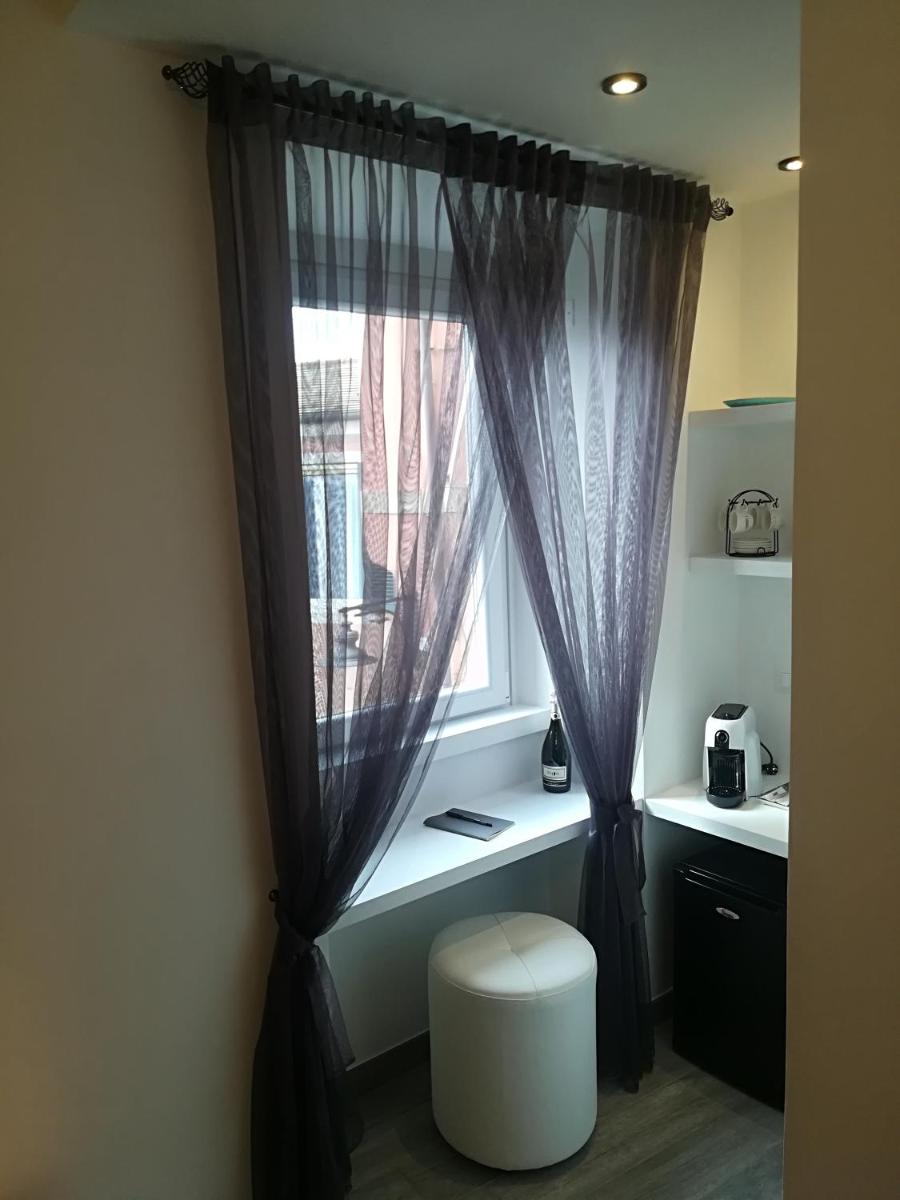Alex Room - Housity