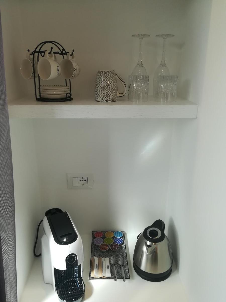 Alex Room - Housity