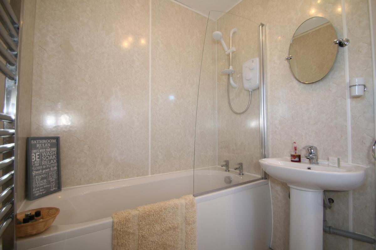 Arle Farmhouse - Housity