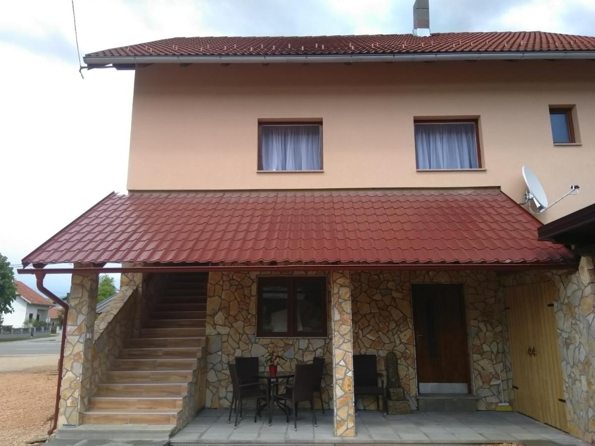 Apartmani Sara i Marta - Housity